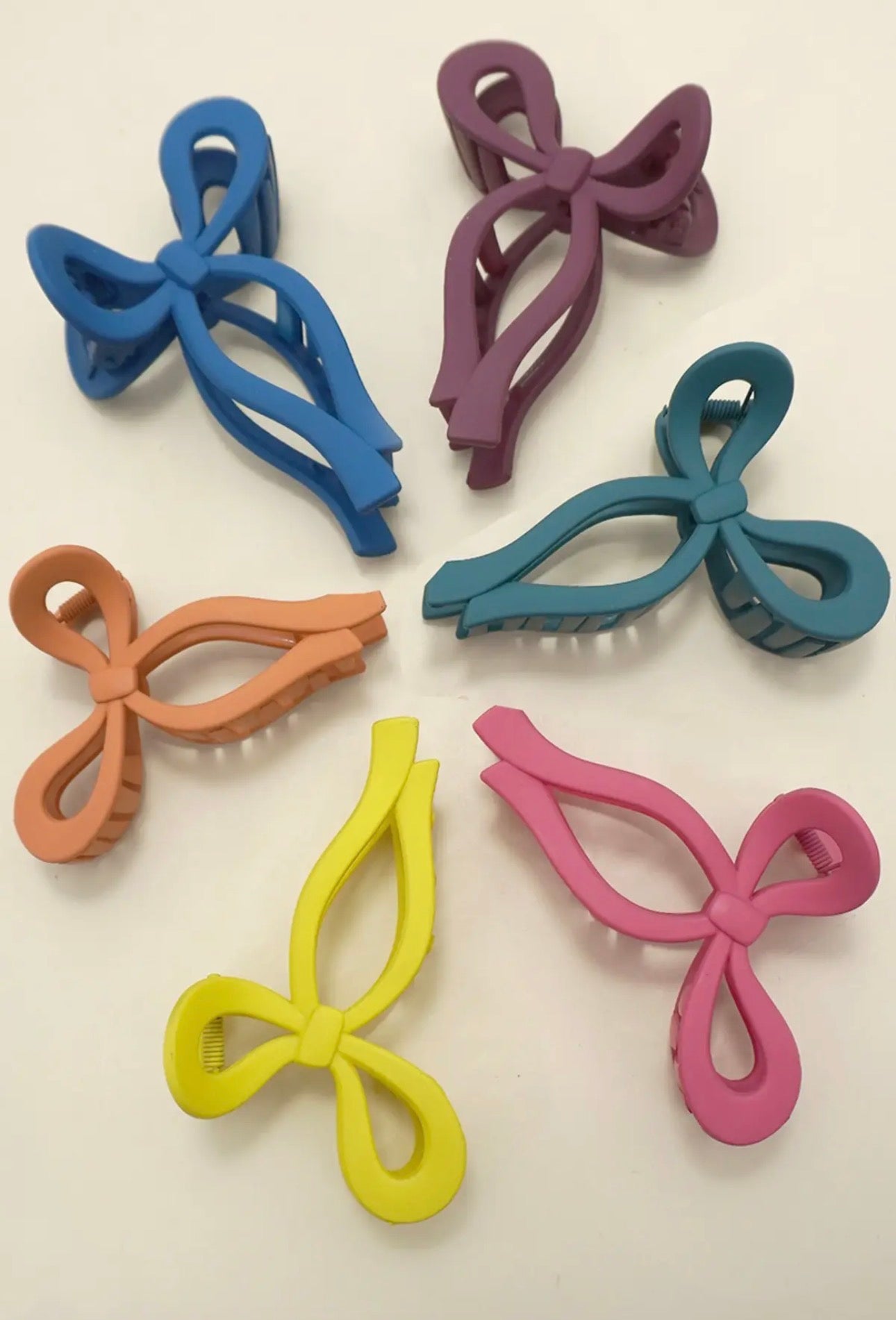Matte bow hair claw clips