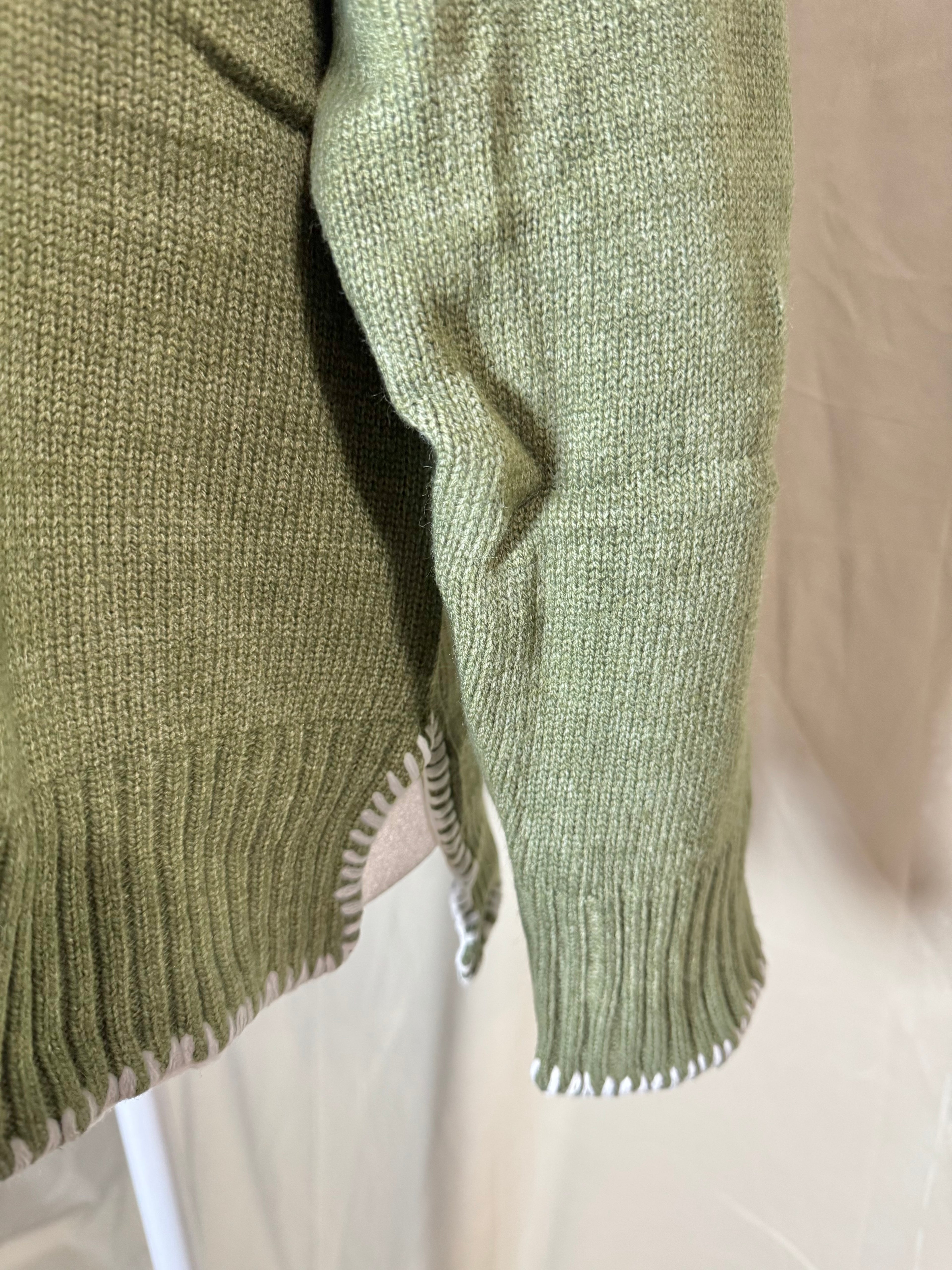 Green Solid Color Versitile Split-End Pullover Sweater